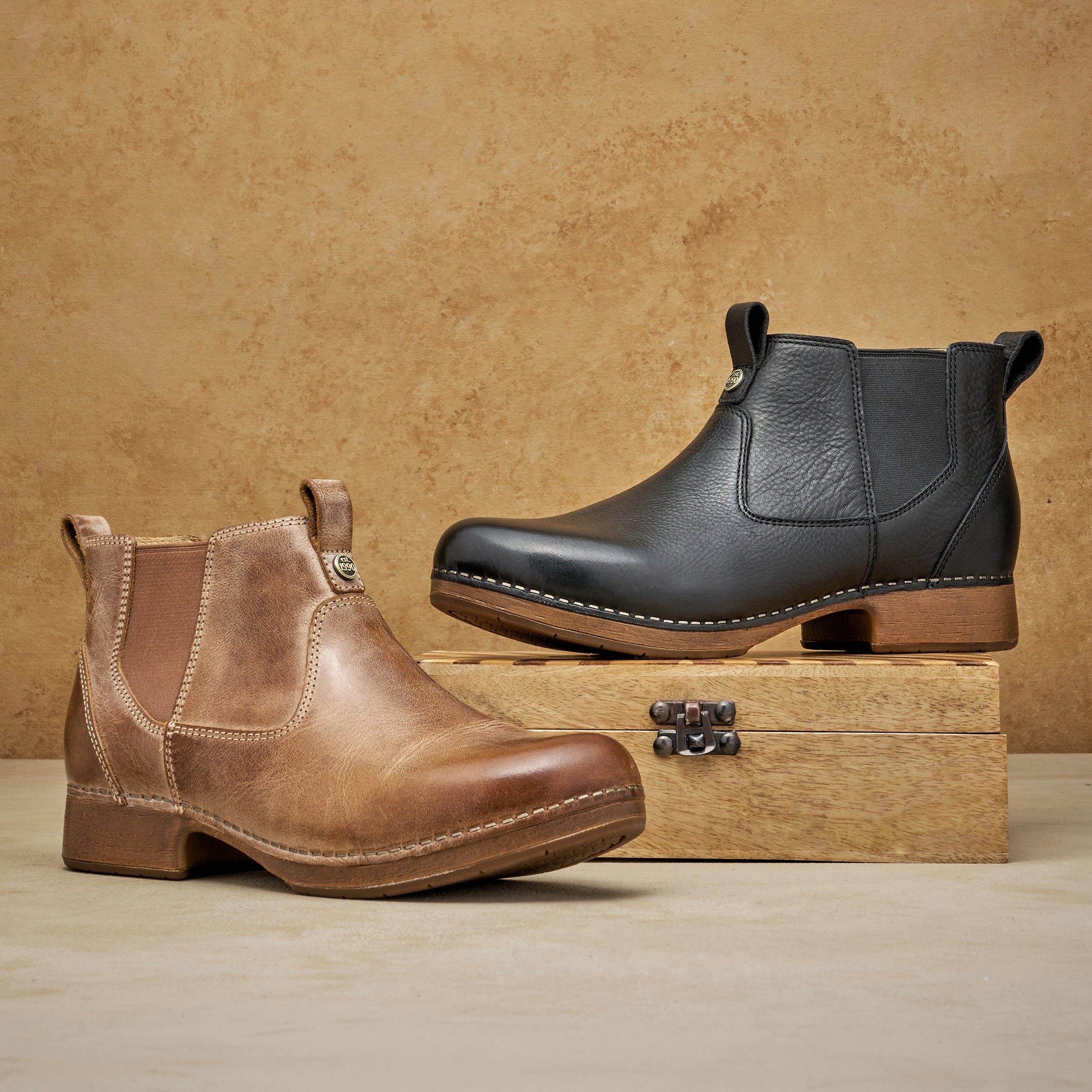 Moisture Wicking Insole Island Time Arch Support Design Michele Black Waxy Milled