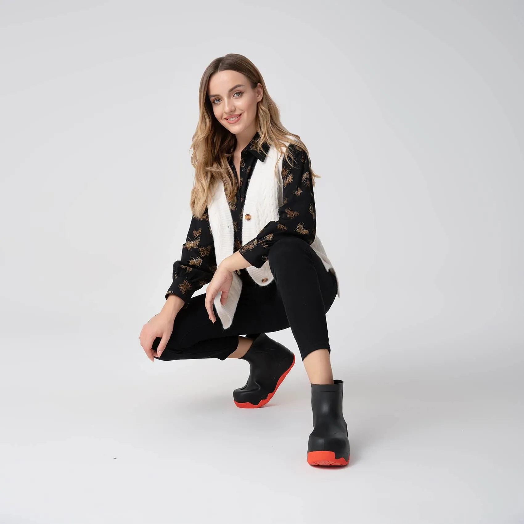 Black Navarra Boots Women Weekend Hike Comfort Grip