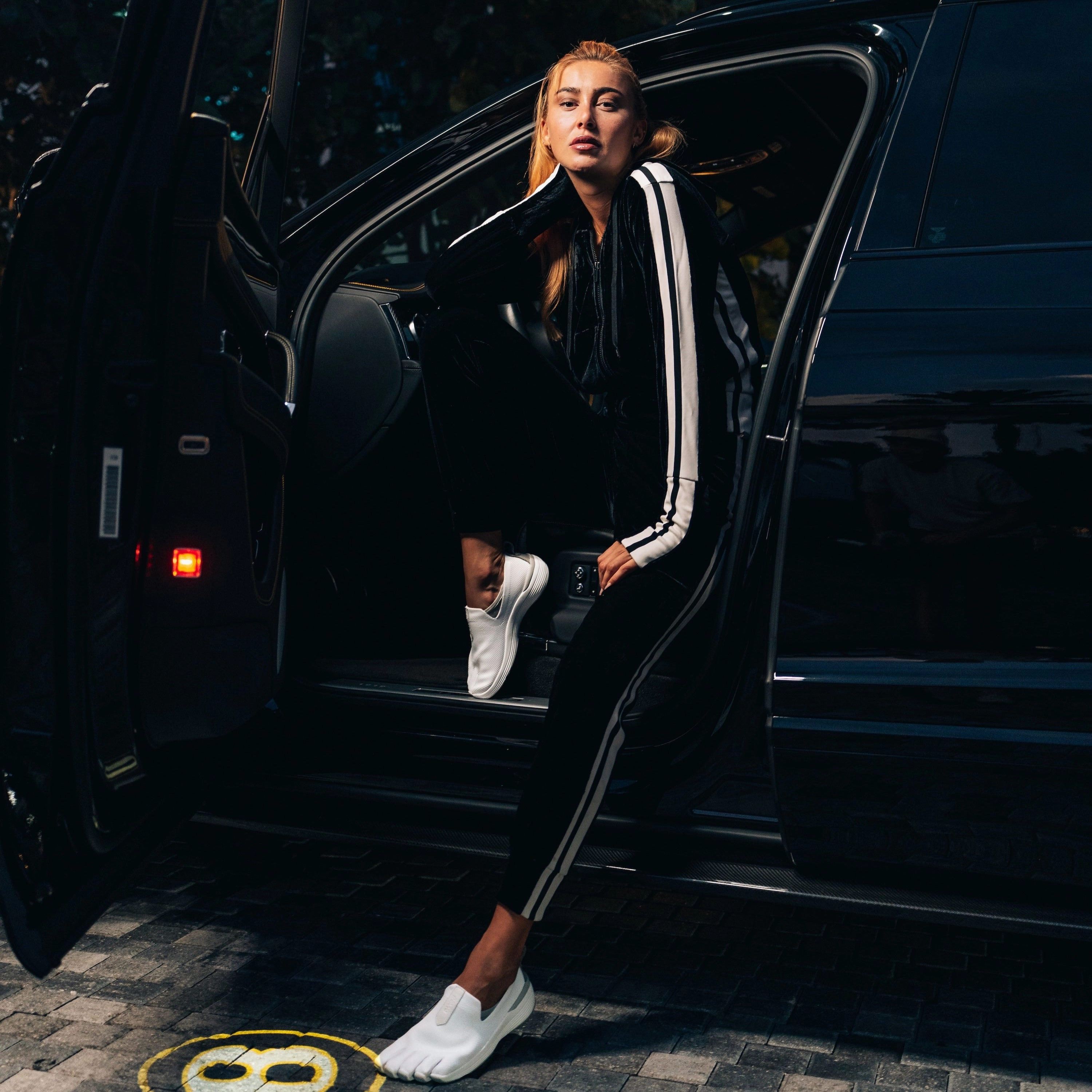 Modern Fashion Warm Socks Jaylyn Zip Hoodie