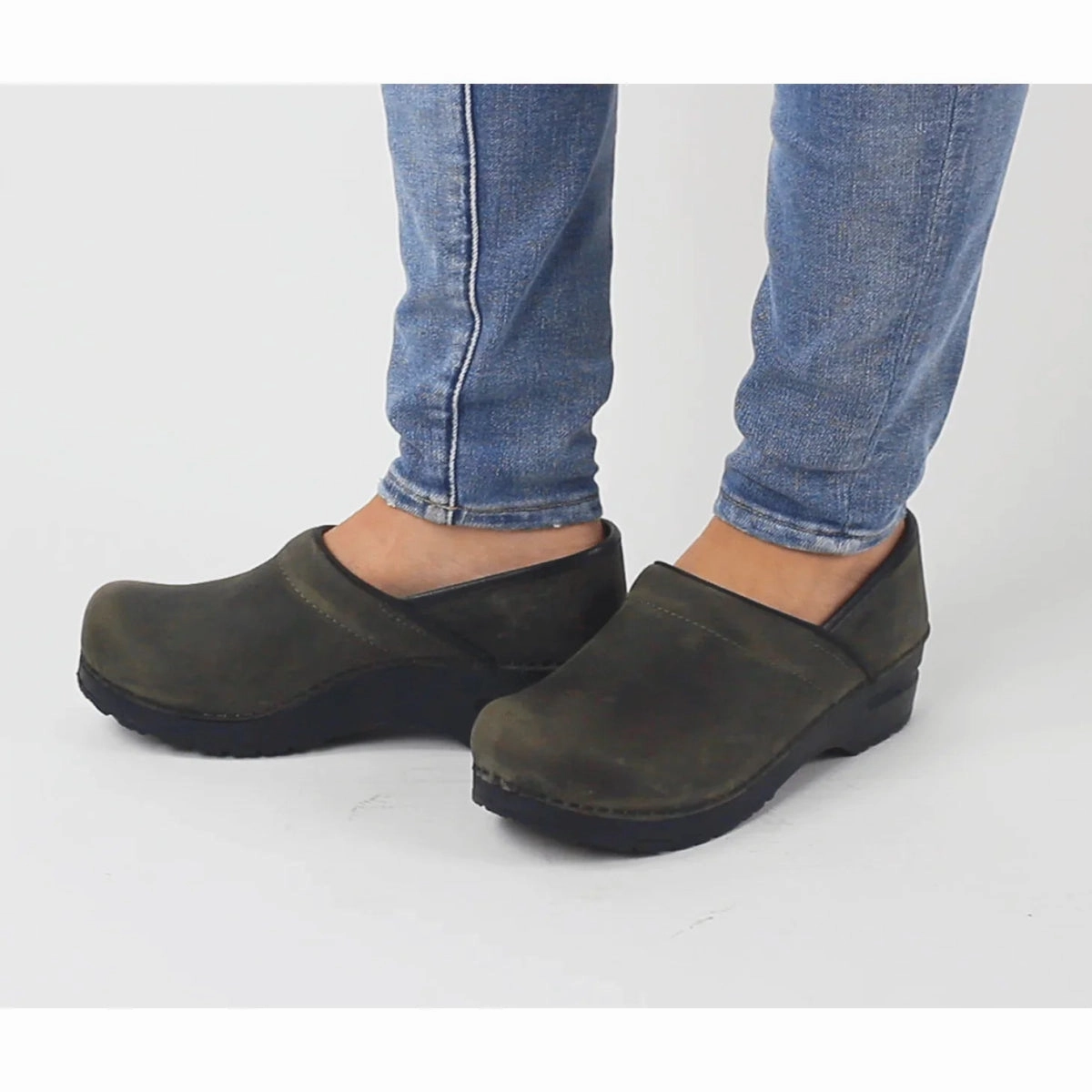 Stacked Heel Profile Vented Airflow Channels Sanita Professional Smooth Oiled Leather Women Clog In Olive