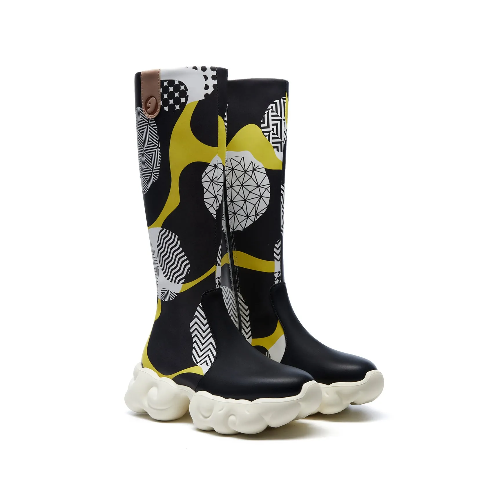 Daylight Moment Cloud V Women Performance Wear Low Profile All Day Worker