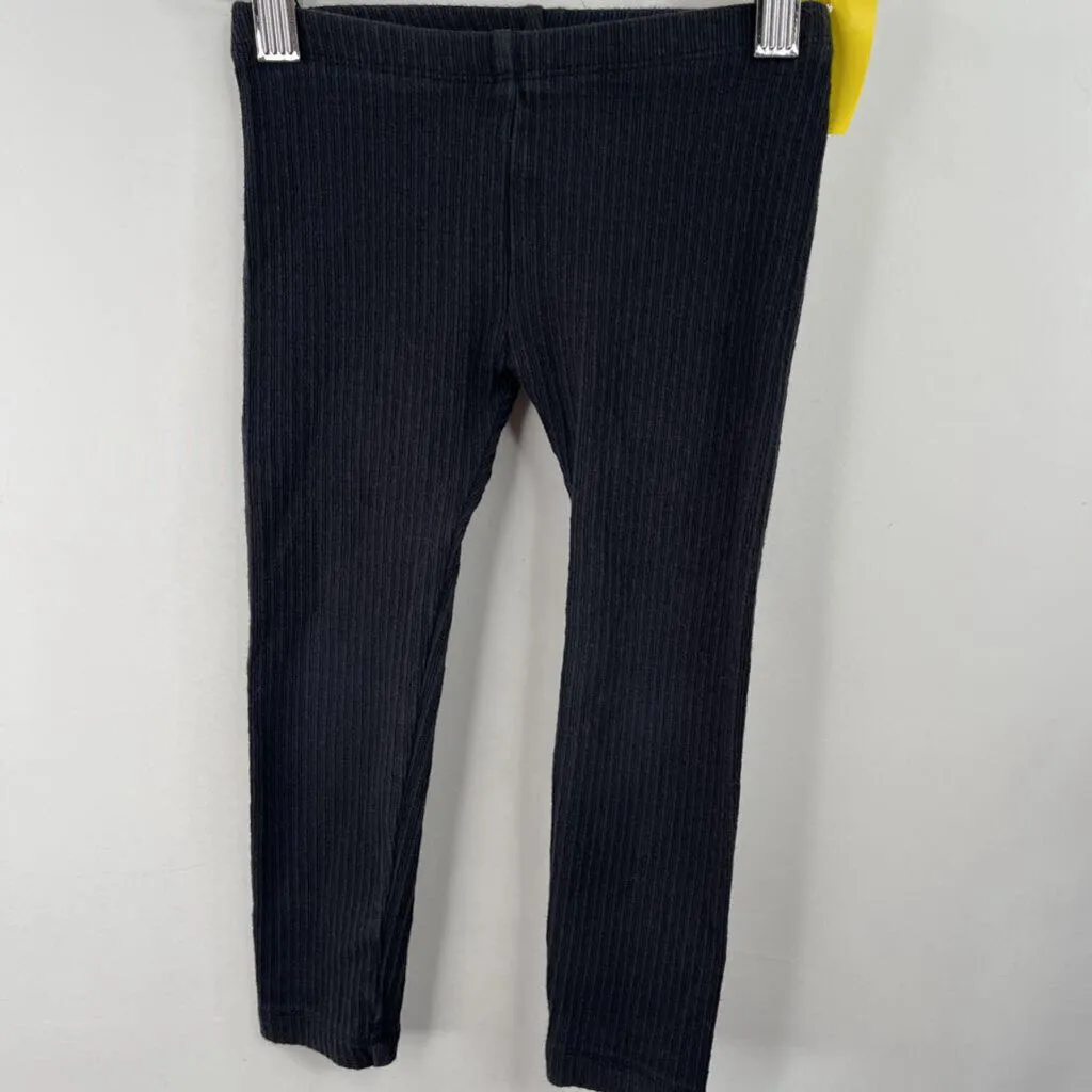 Padded hips SeamlessConstruction Size 4: Tea Black Ribbed Leggings