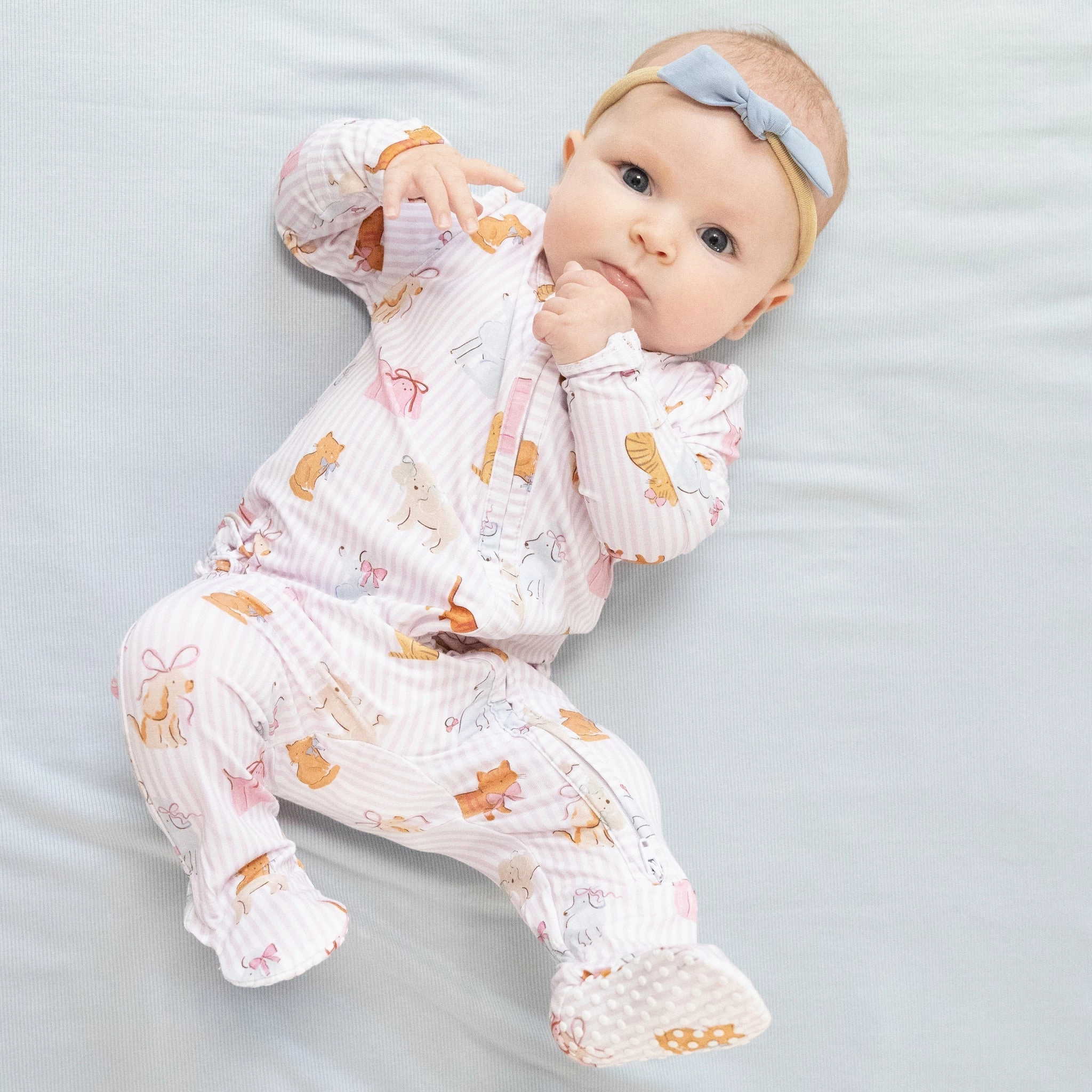 Fancy Pets  2 Way Zipper Ruffle Back Footie Shoot Mood