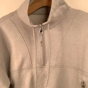 Size 10: Old Navy Grey Coat Wet Wicking Quilted Stitching