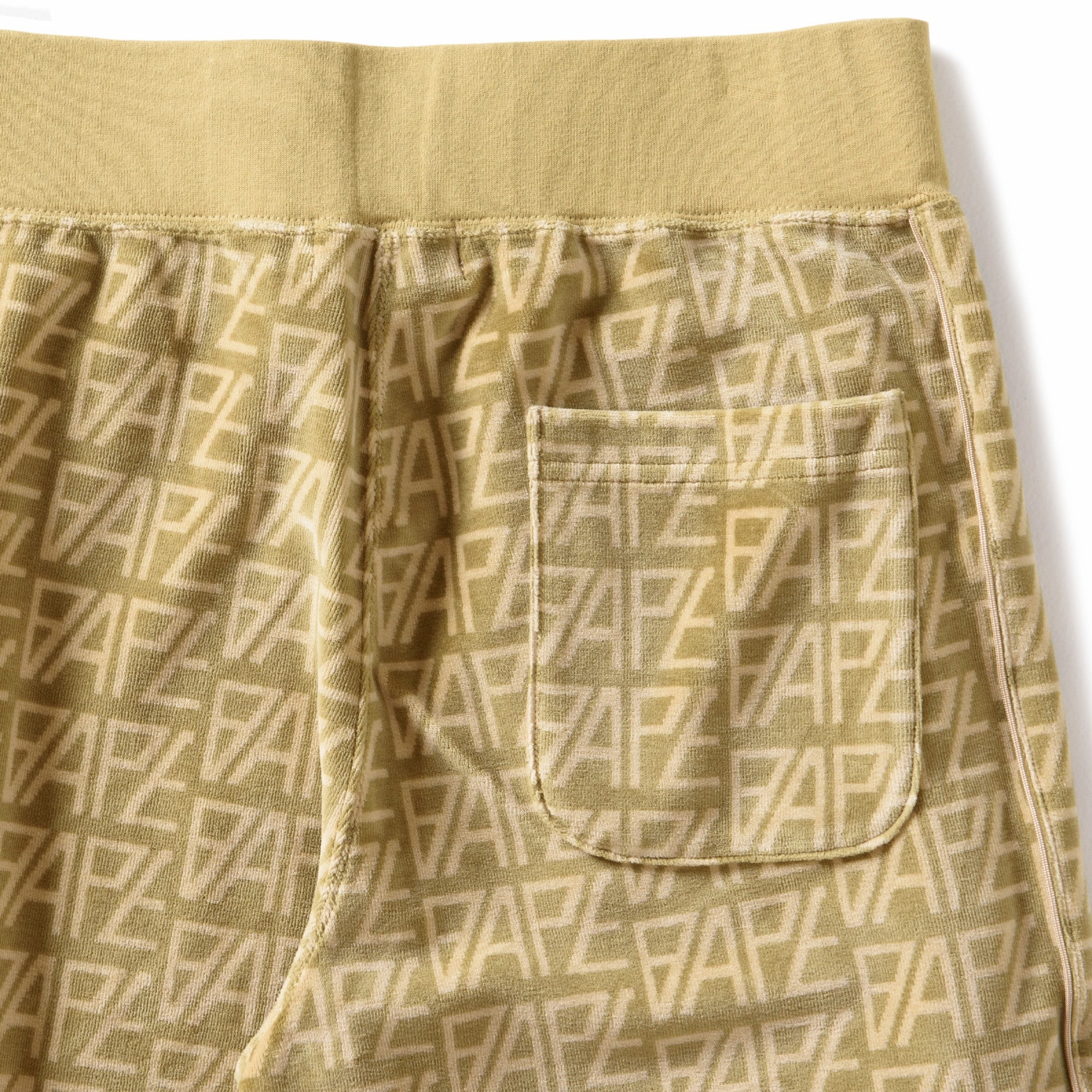 Air Move A Bathing Ape Logo Monogram Velour Shorts - Beige