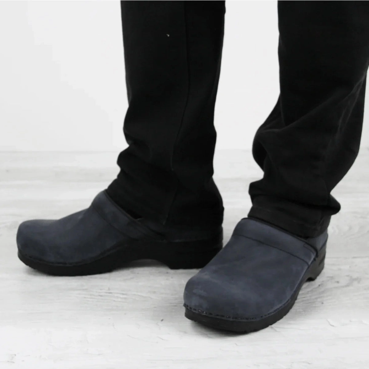 Sturdy Traction Contoured Footbed Sanita Professional Smooth Oiled Leather Men Clog In Ink