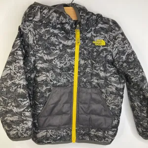 High Collar Options Light Look Size 4: The North Face Black/Grey Patterned Quilted Zip-Up Winter Coat