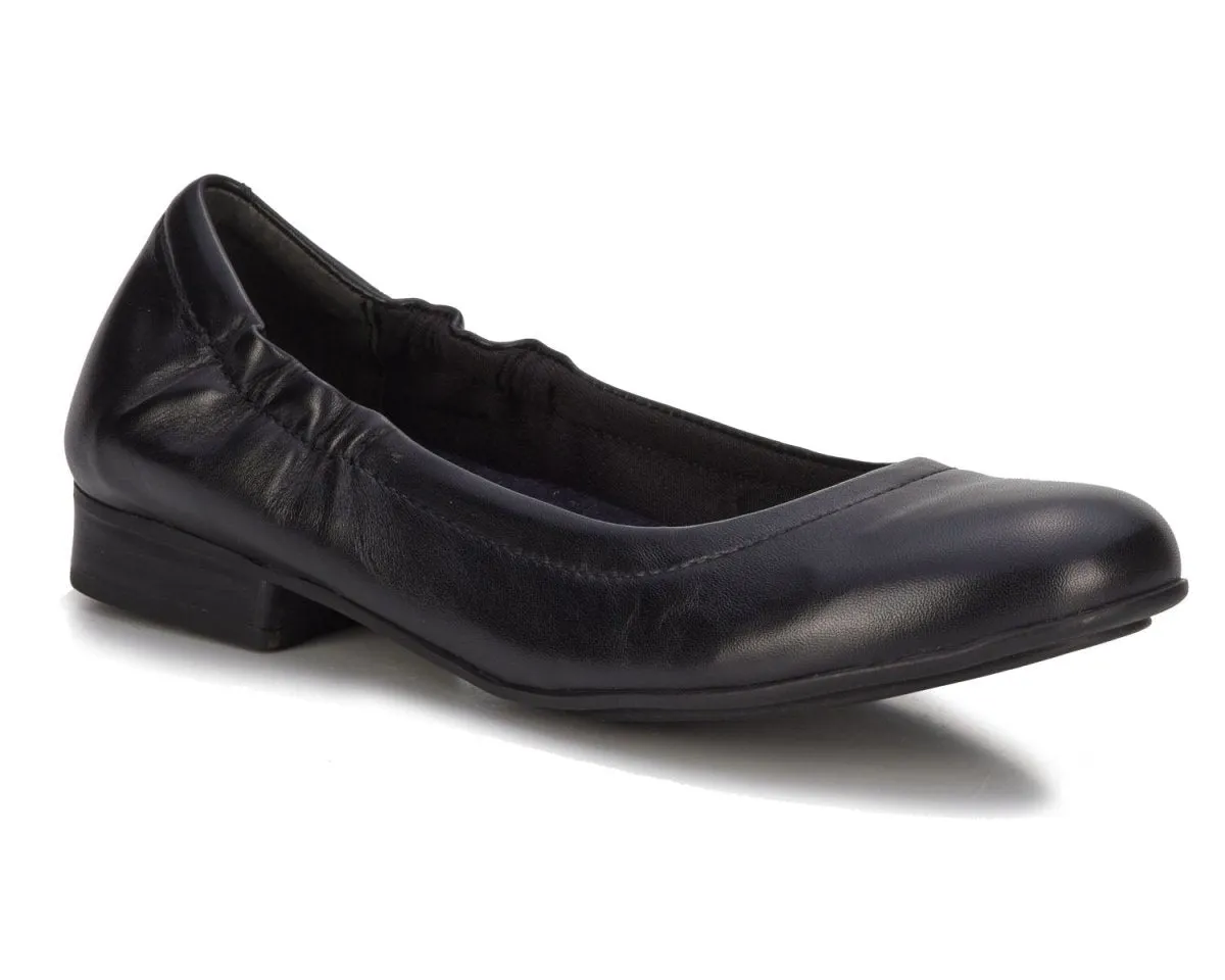 Step Smooth Neat Pace Ros Hommerson Tess Women's Flat Slip-on Shoes In Black