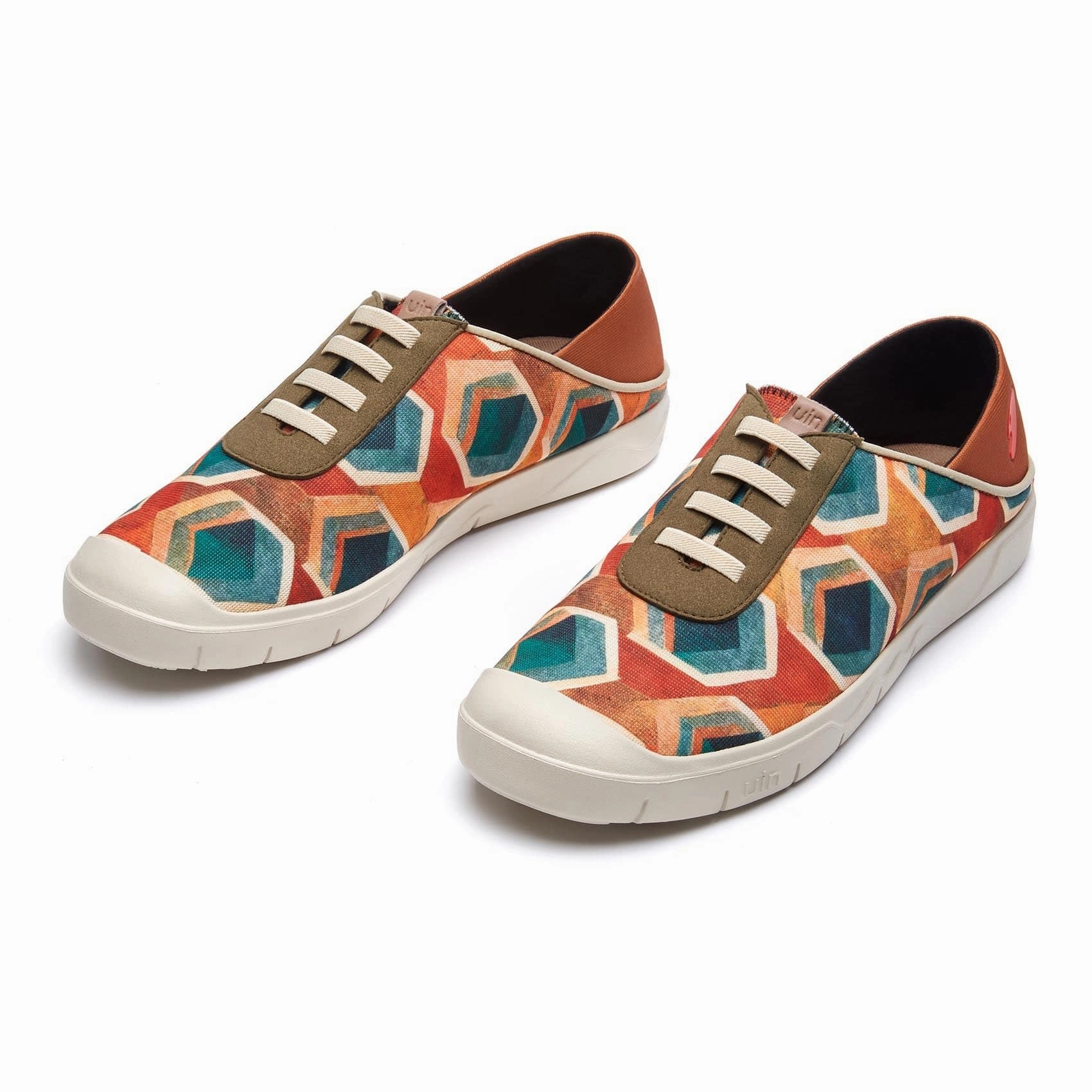 Vintage Tapestry Cadiz VII Men Energy Return Compound Textured Outsole Pattern