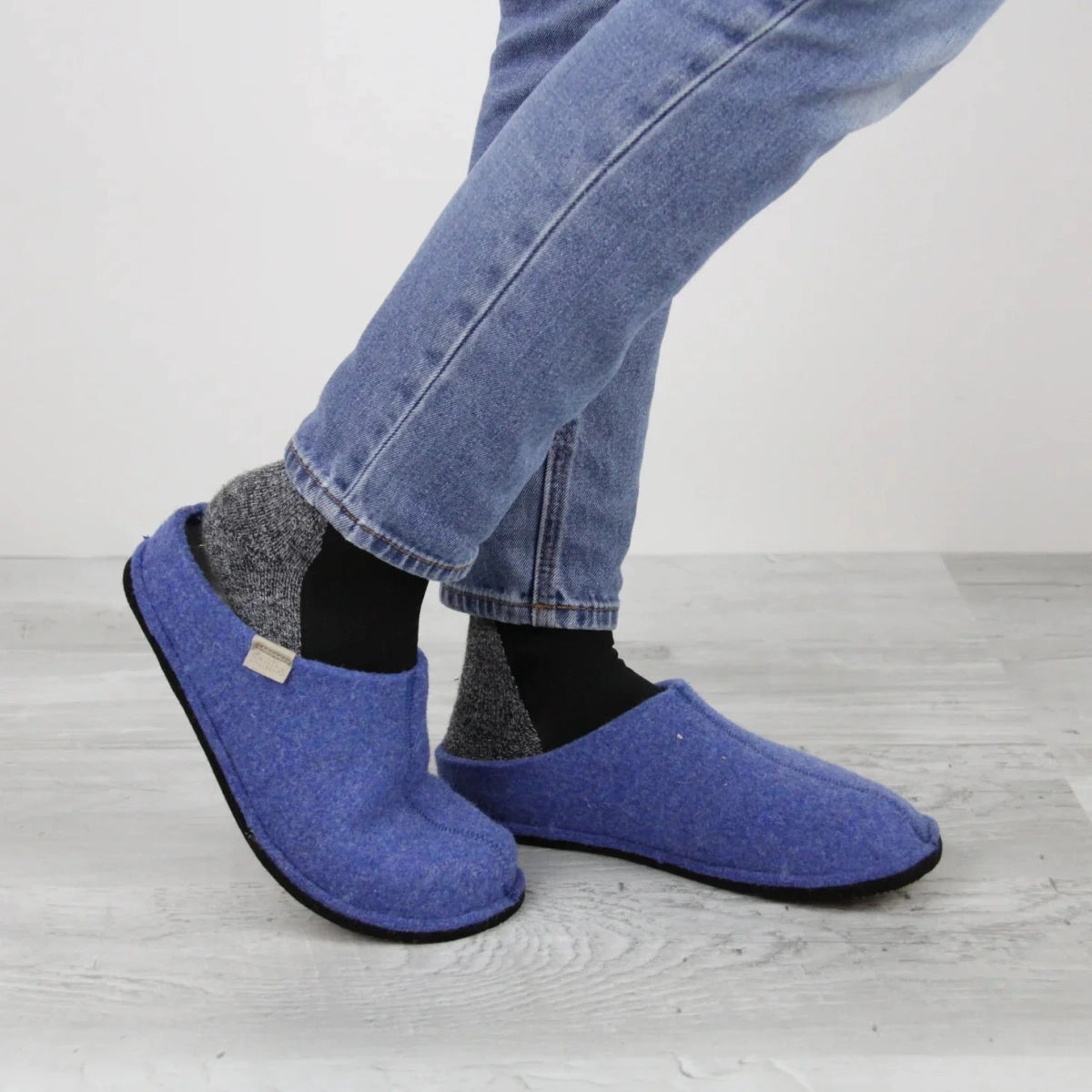 Travel Ready Shoes Anti Skid Sanita Faroe Unisex Slipper In Jeans
