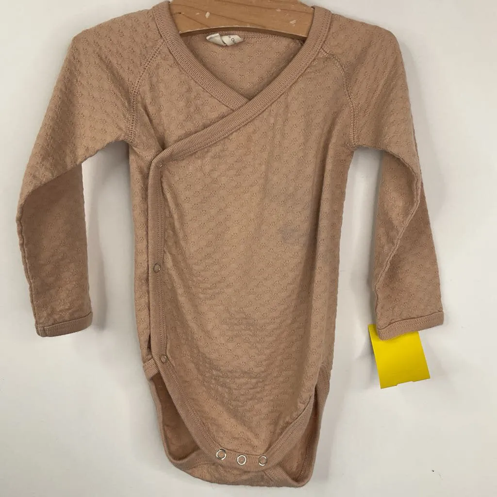 Size 6-12m Quincy Mae Tan Long Sleeve Onesie Year - Round