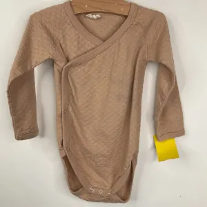 Size 6-12m Quincy Mae Tan Long Sleeve Onesie Year - Round