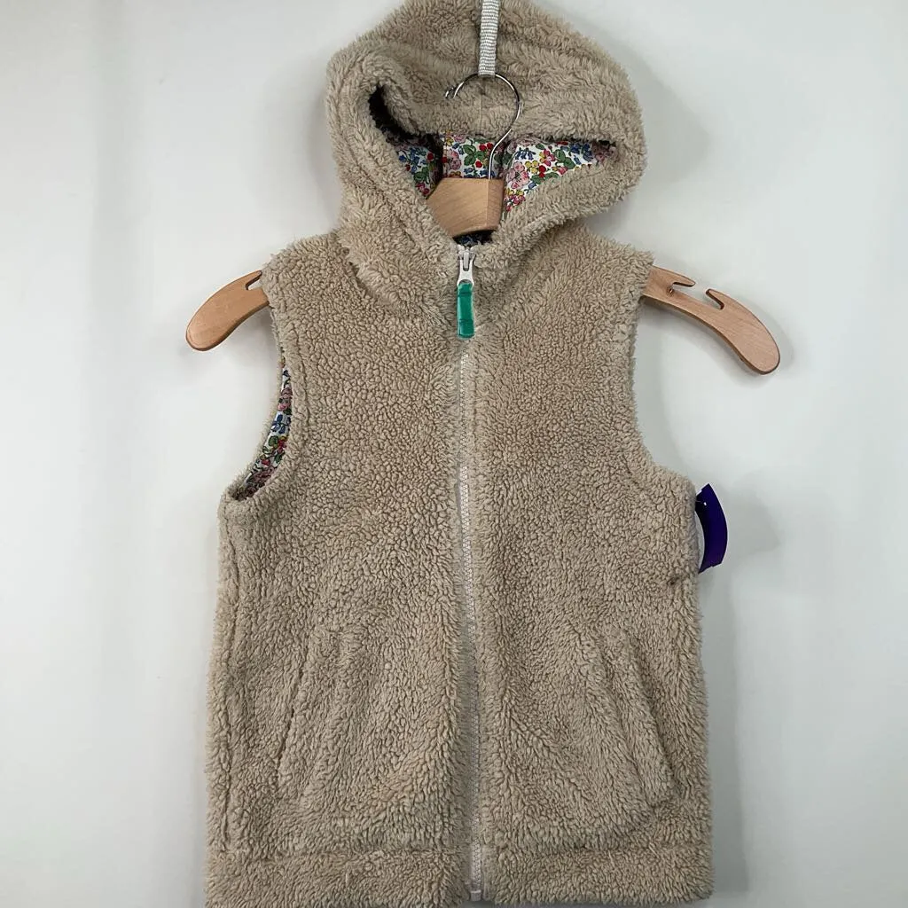 Size 7-8: Mini Boden Creem Fuzzy Hooded Vest snag resistant Quilted Pattern