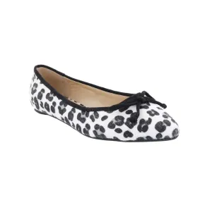 Modern Footwear Season Friendly Penny Loves Kenny Nip Women Ballet Slip-on Shoe In White/black Faux Hair