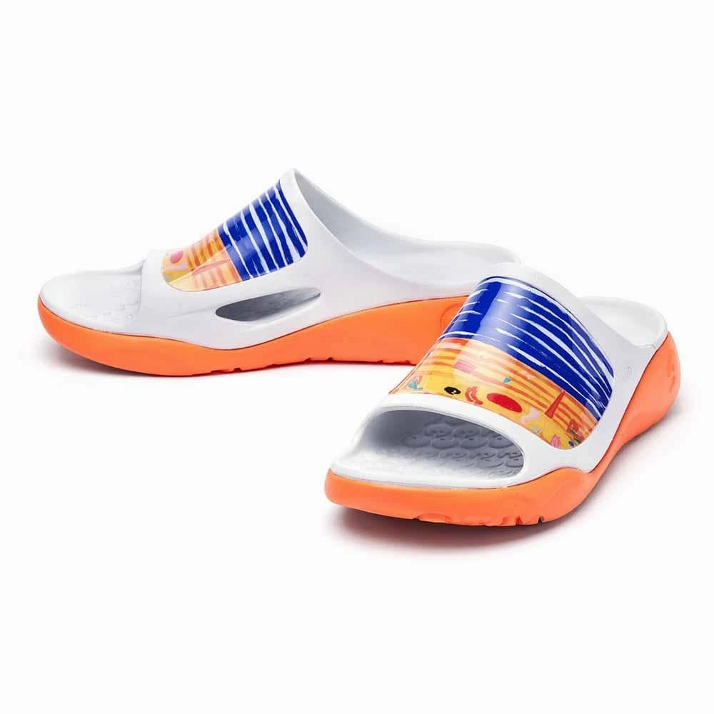 Comfort Outdoor Bacteria Inhibiting Liner At the Beach Ibiza Slides