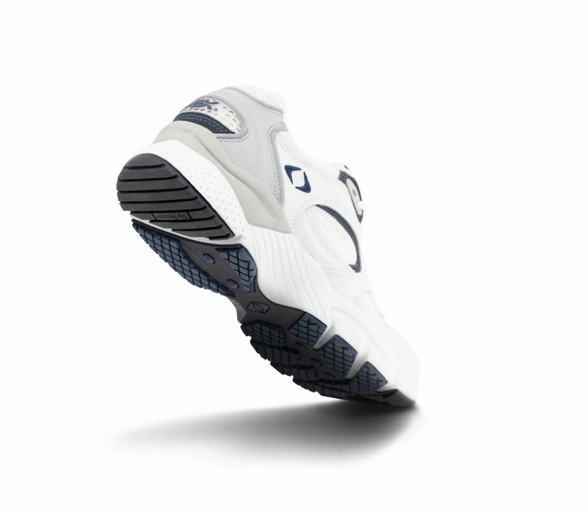Fit To Move Fashion-forward style Apex X521m Boss Runner Men's Active Shoe In White/navy.