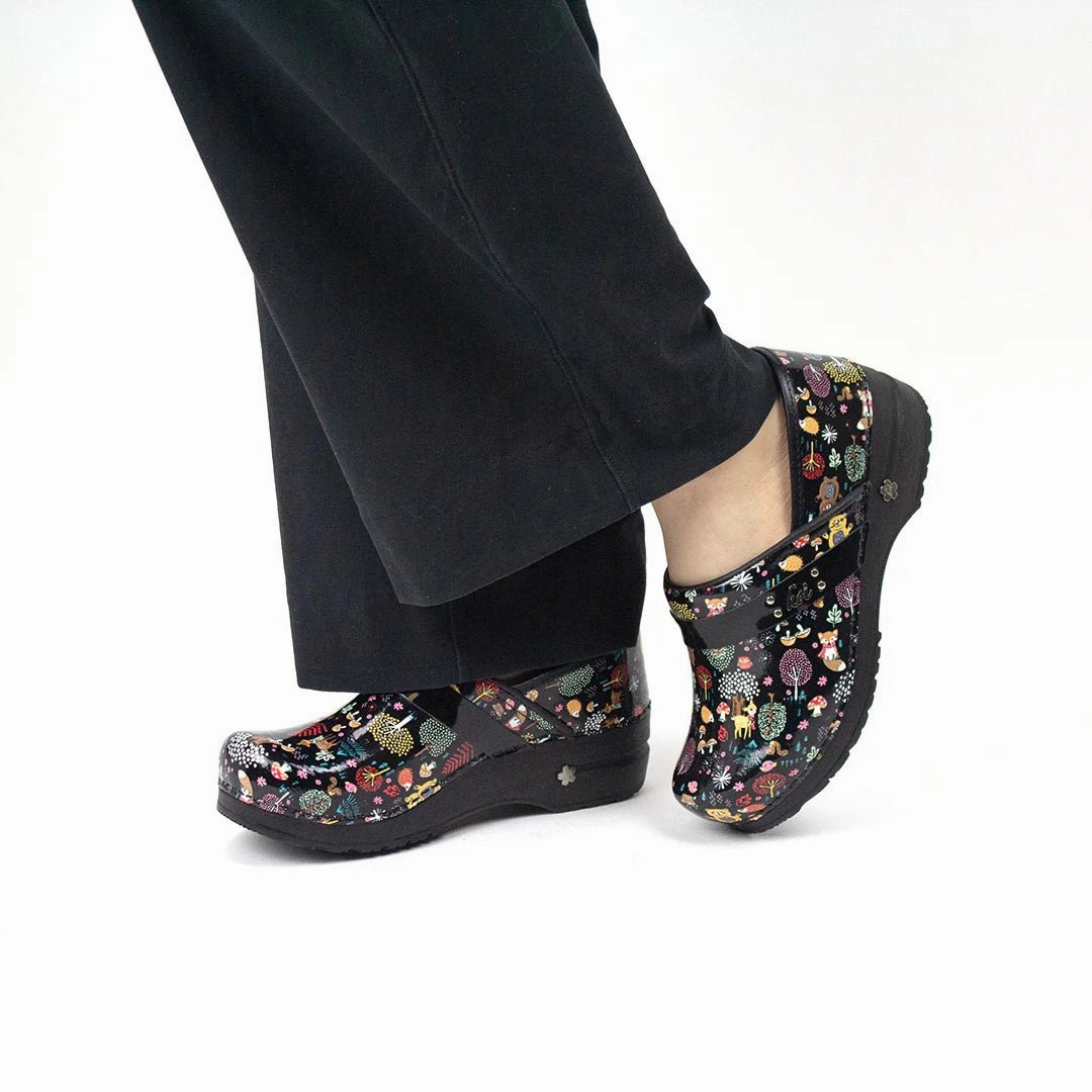 Sanita Woodland Creatures Womens Clog In Black Compression Molded Body Recycled Foam Padding