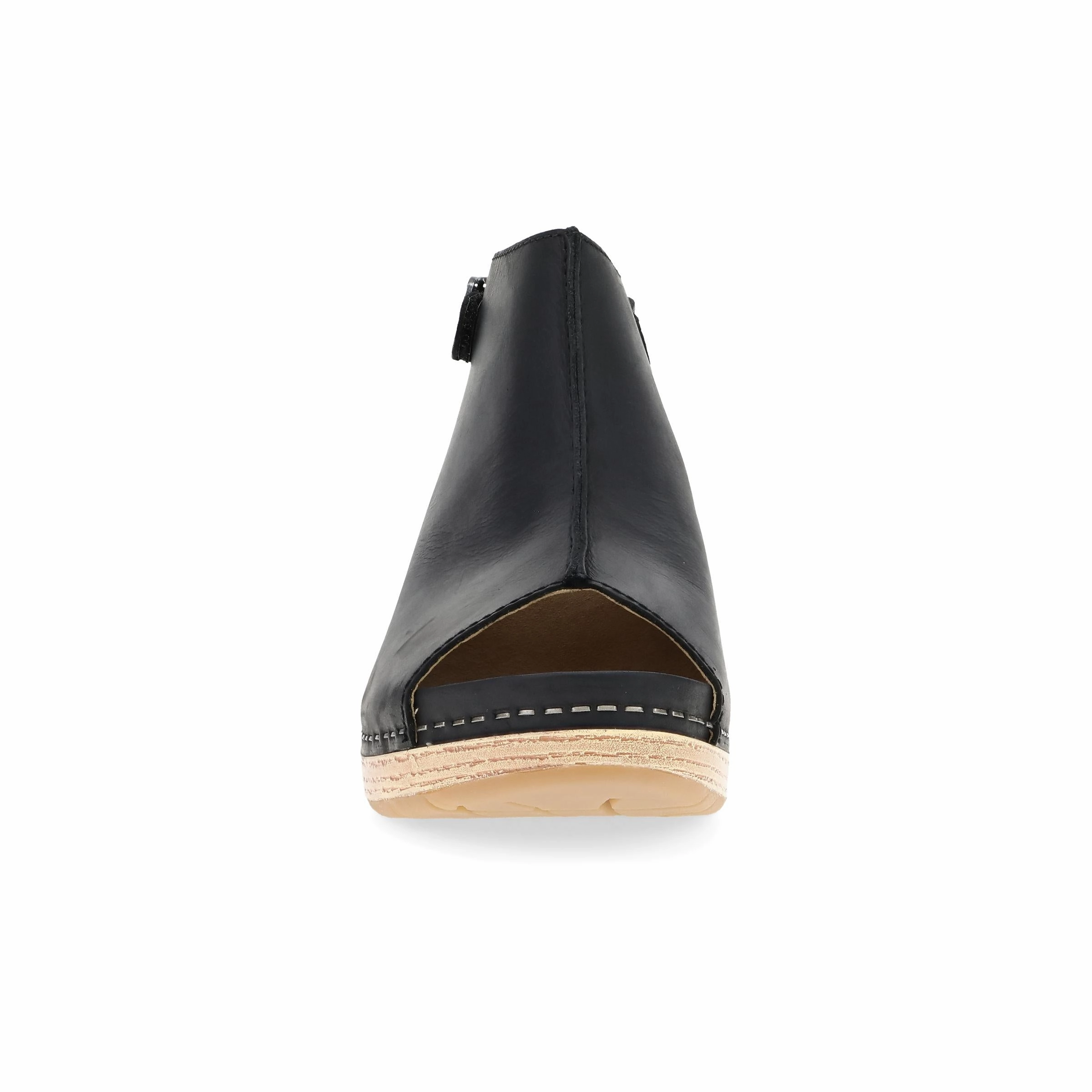 Travel Heels Travel Light Lizzy Black Oiled Pull Up